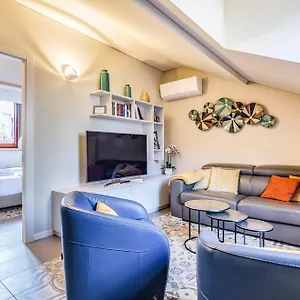 https://luxury-flat-duomo-6-pax-wifi-top.italymilanhotels.net